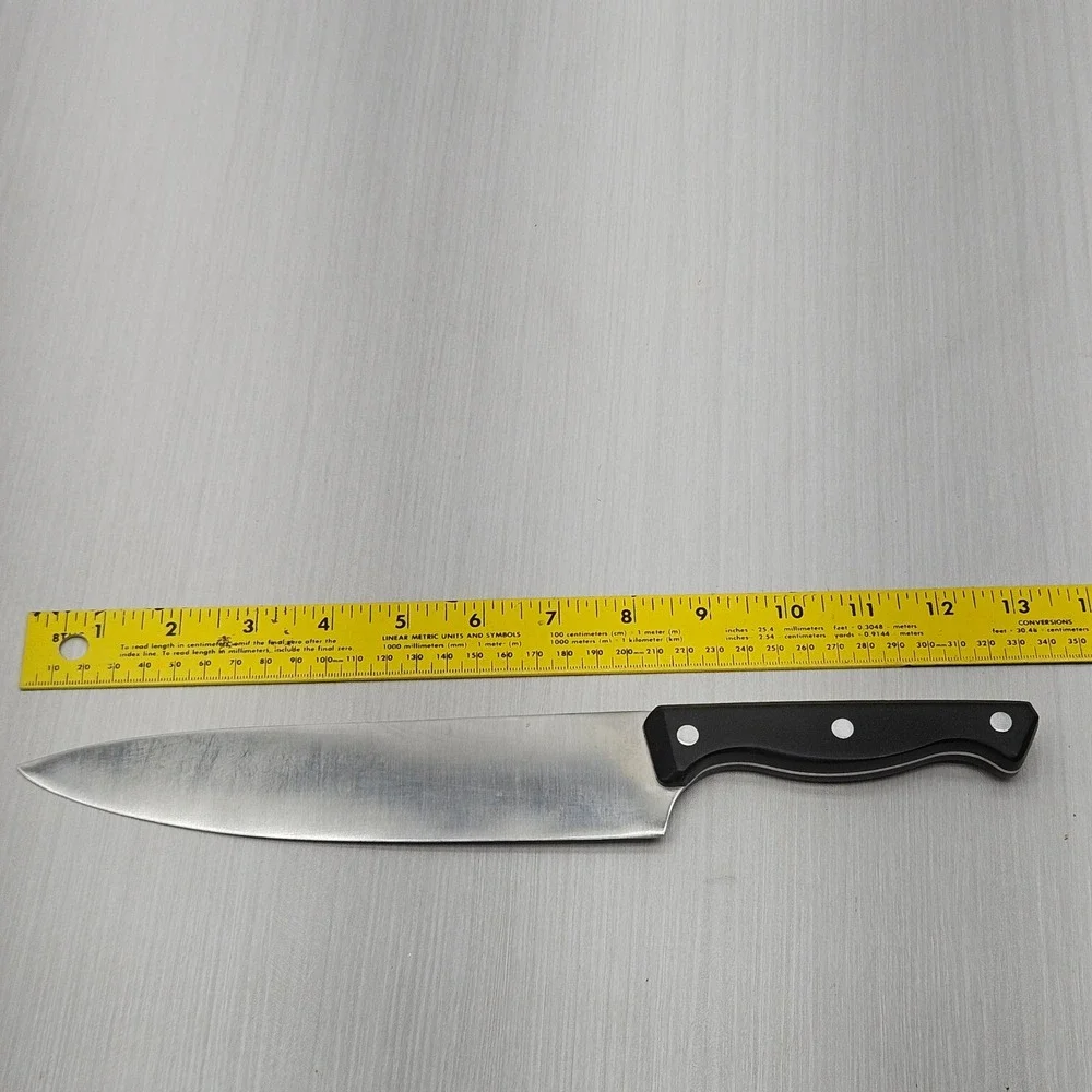 Pampered Chef 8 inch Chefs Knife with Self Sharpening Protective Sheath Black